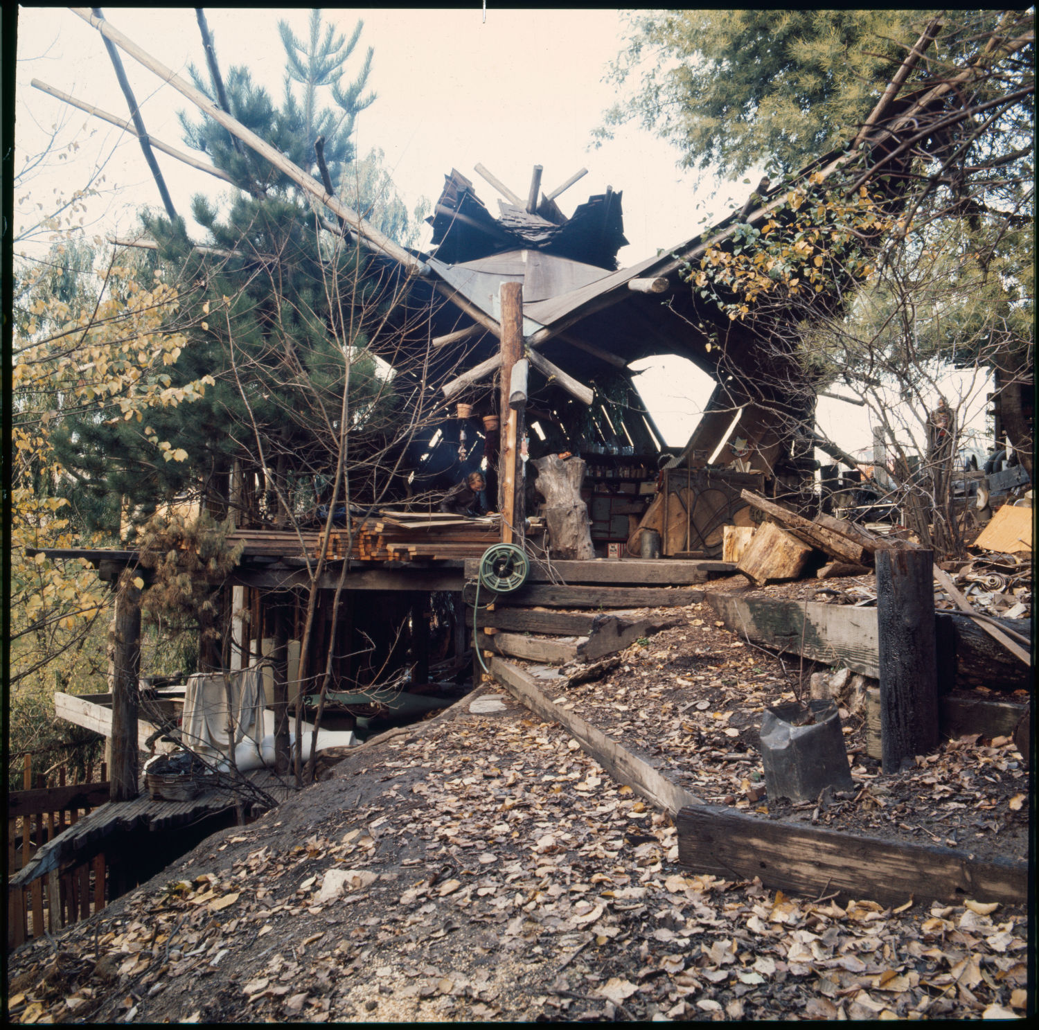 Barry Shapiro: Handmade Houses, early-1970s; digital images from slides; Barry Shapiro photograph archive, BANC PIC 2016.003, The Bancroft Library, University of California, Berkeley.