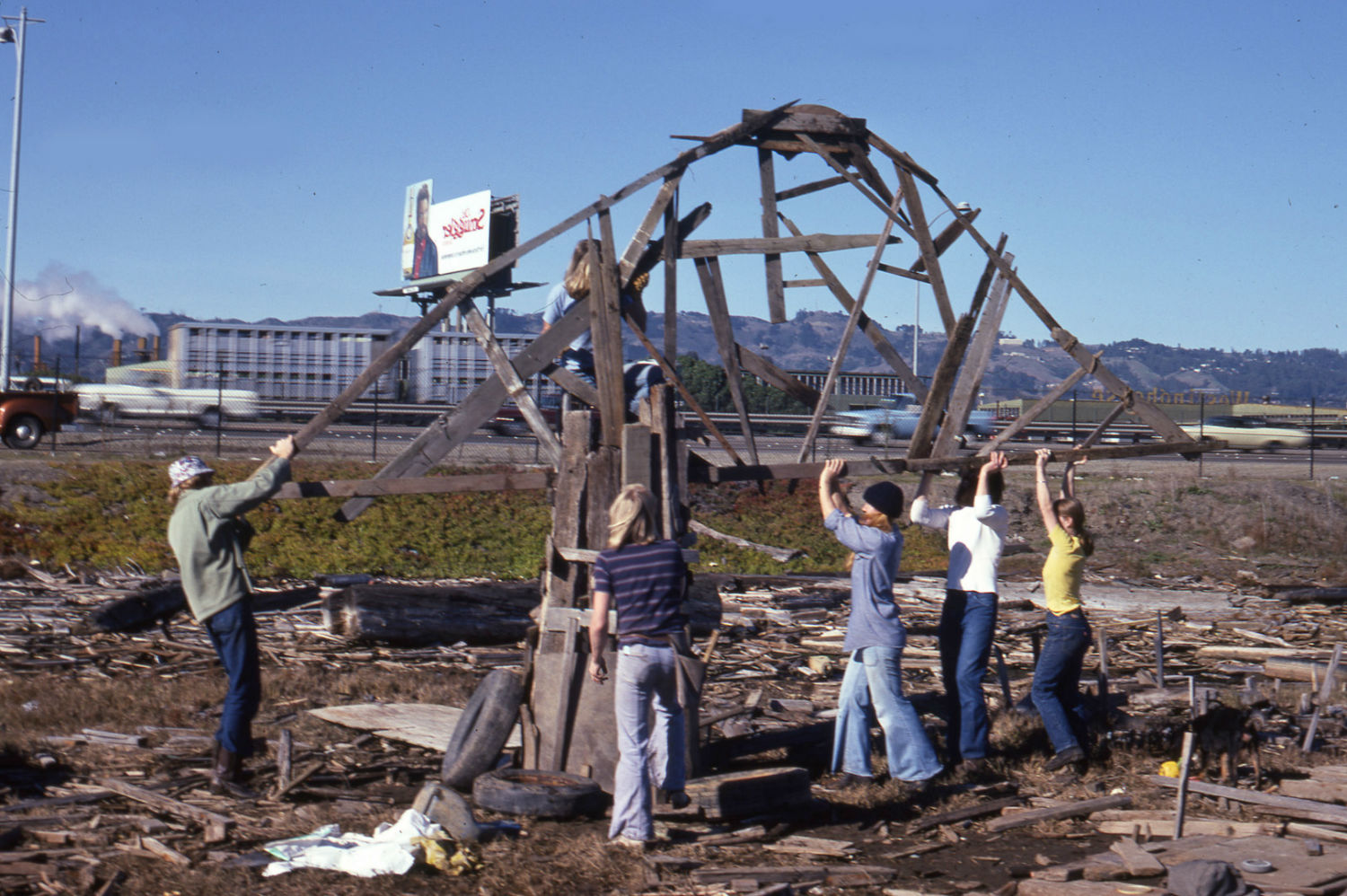 Robert Sommer: Emeryville Mudflats, c. 1960s-70s; digital image from slide; courtesy of the California College of the Arts, San Francisco, The Sommer Collection. © CCA/C Archives at California College of the Arts Libraries, San Francisco, California. Photographs by Robert Sommer.