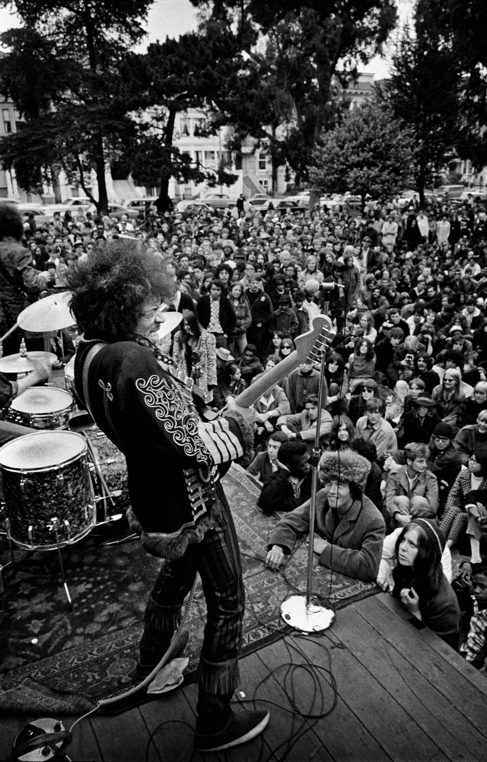 Jimi Hendrix playing a free concert in San Francisco