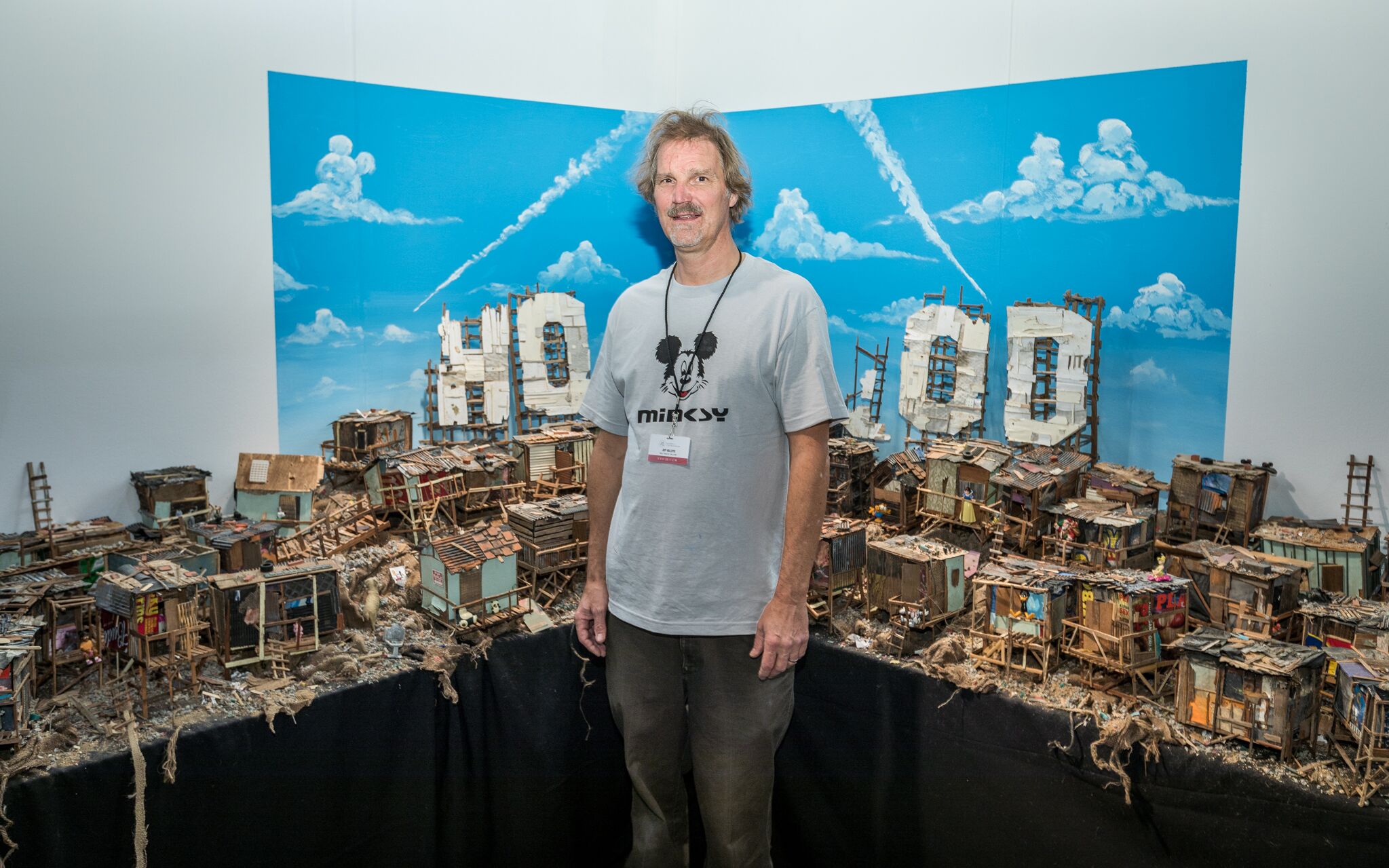 Jeff Gilette in front of his installation "ho