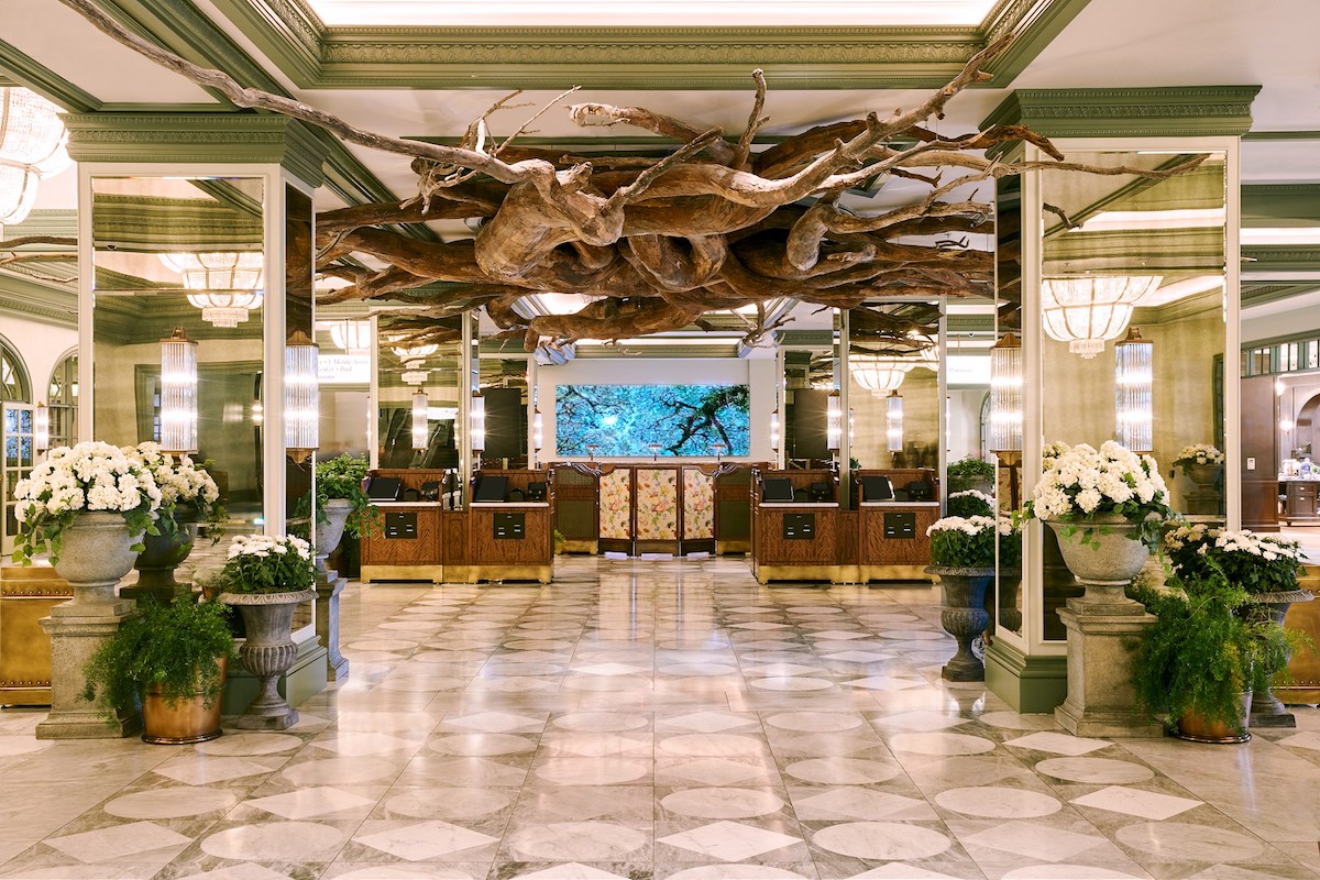 Henrique Oliveira, Untitled, Park MGM, Las Vegas, Nevada, 2017. Photo by Patrick Michael Chin