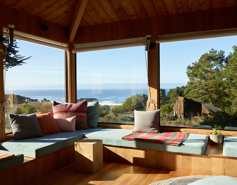 Rush House interior and ocean view, 2018; photo: © Leslie Williamson