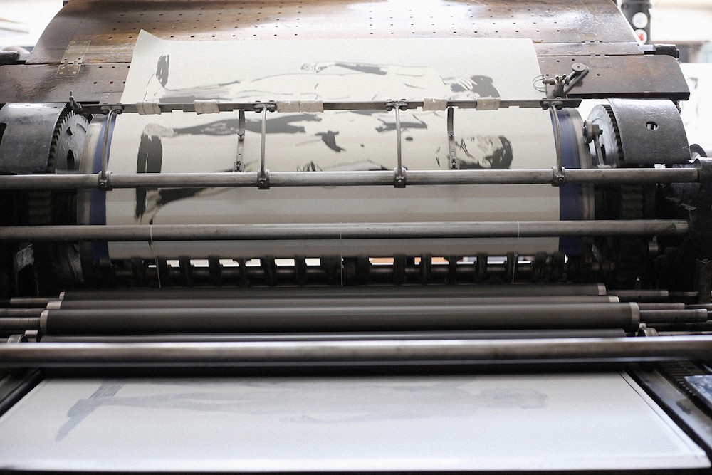 "Antagonisme" going through the press