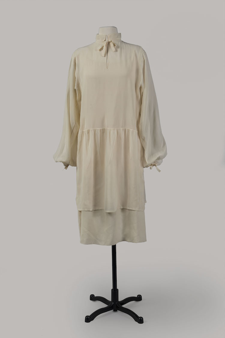 Attributed to Georgia O’Keeffe. Dress (Tunic and Underdress), circa 1926. Ivory silk crepe. Georgia O’Keeffe Museum, Gift of Juan and Anna Marie Hamilton, 2000.03.0235 and 2000.03.0236. (Photo © Georgia O’Keeffe Museum)