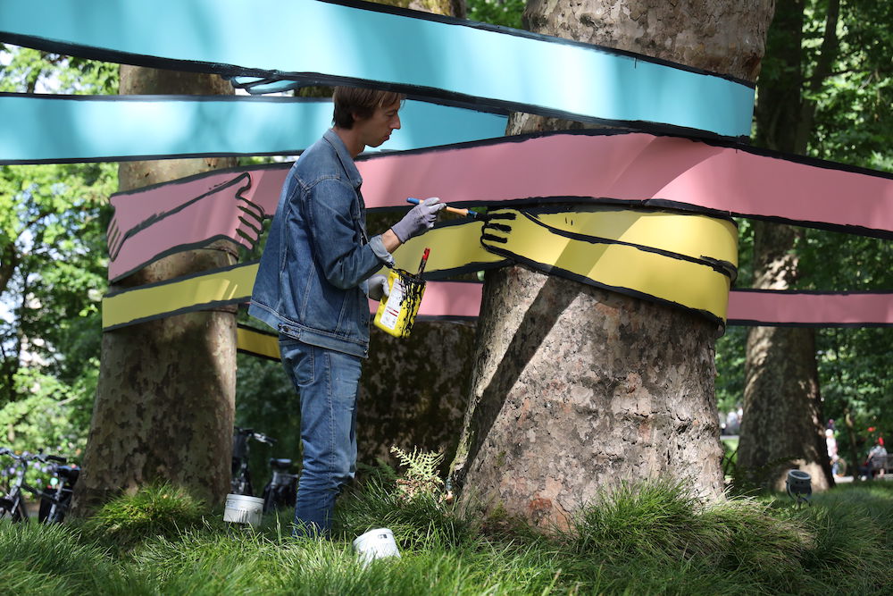 Juxtapoz Magazine Filili Viridi Jean Jullien S Playful Sculptural Works Installed In Jardin Des Plantes Nantes France