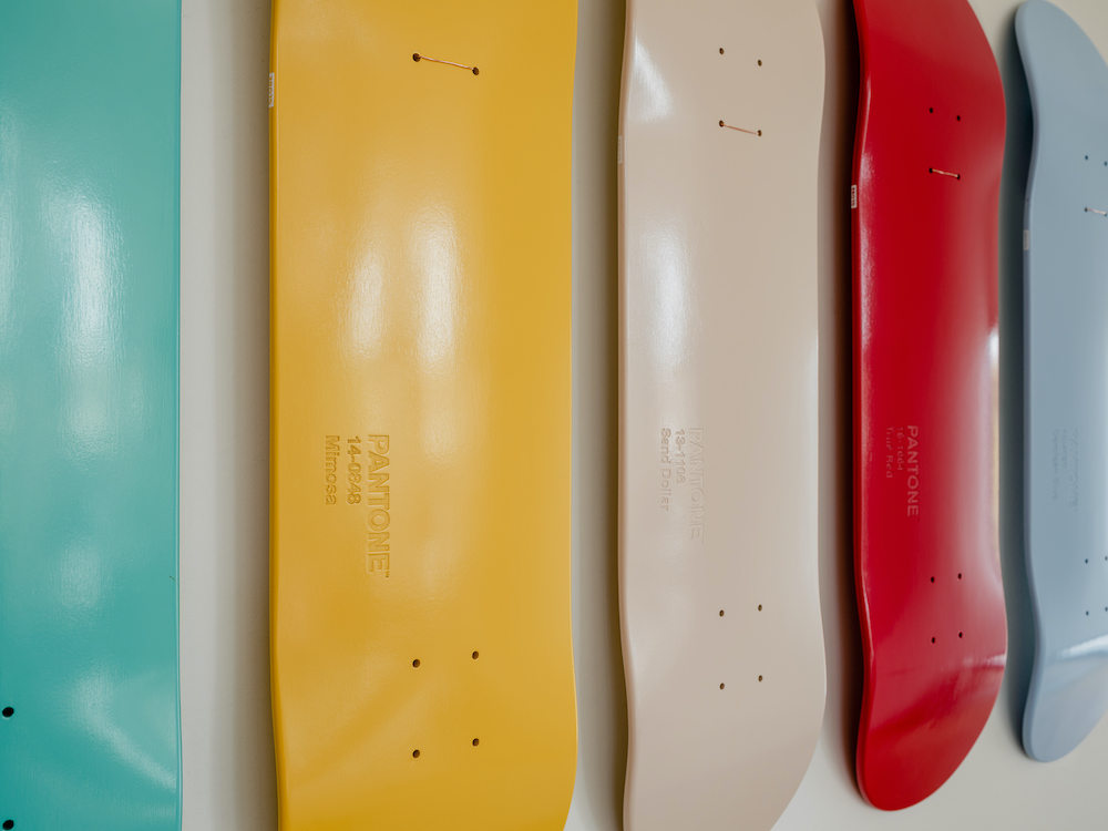 globe pantone skateboard set