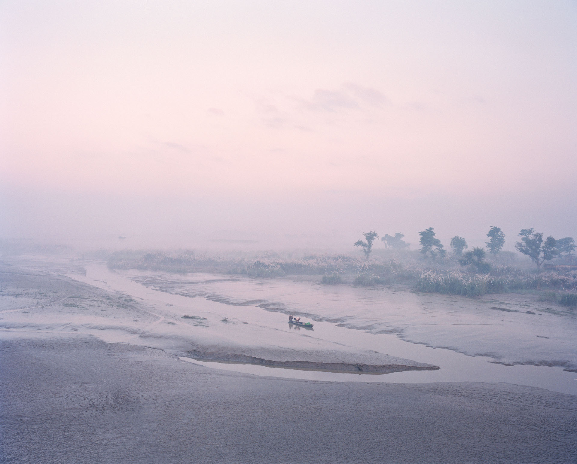 The Crossing, Madhubani, Bihar, India, 2014. © Vasantha Yogananthan