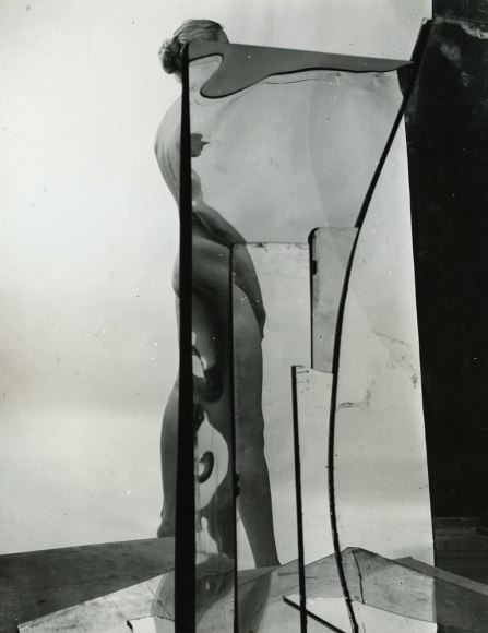 Erwin Blumenfeld, Broken Mirror Nude, New York, 1946