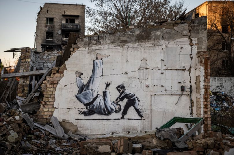 Suspected Banksy in Ukraine