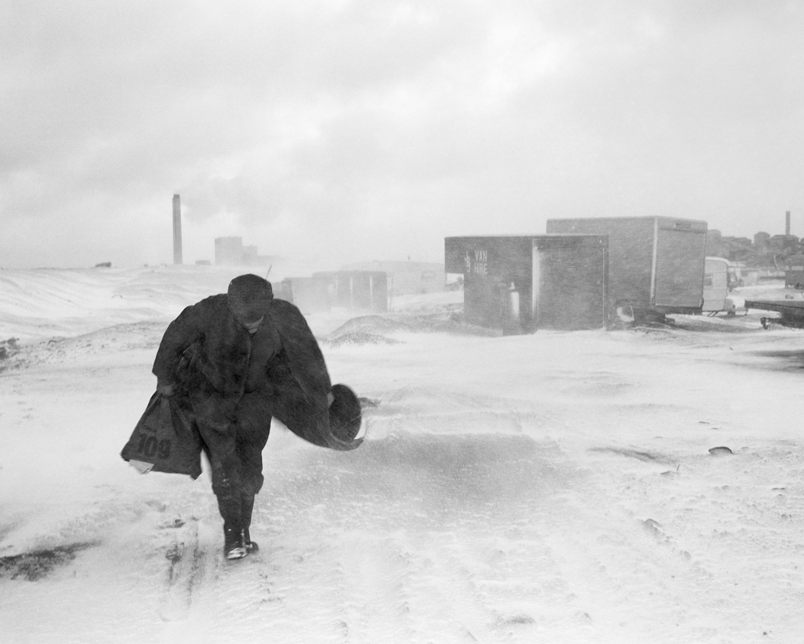 Chris Killip, “Cookie in the snow”, Seacoal Camp, Lynemouth, Northumbria (1984) © Chris Killip Photography Trust/Magnum Photos