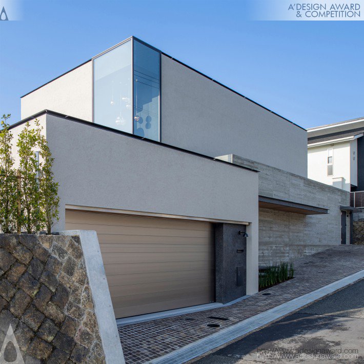 Glass Wall Residential House by Atsushi Hio