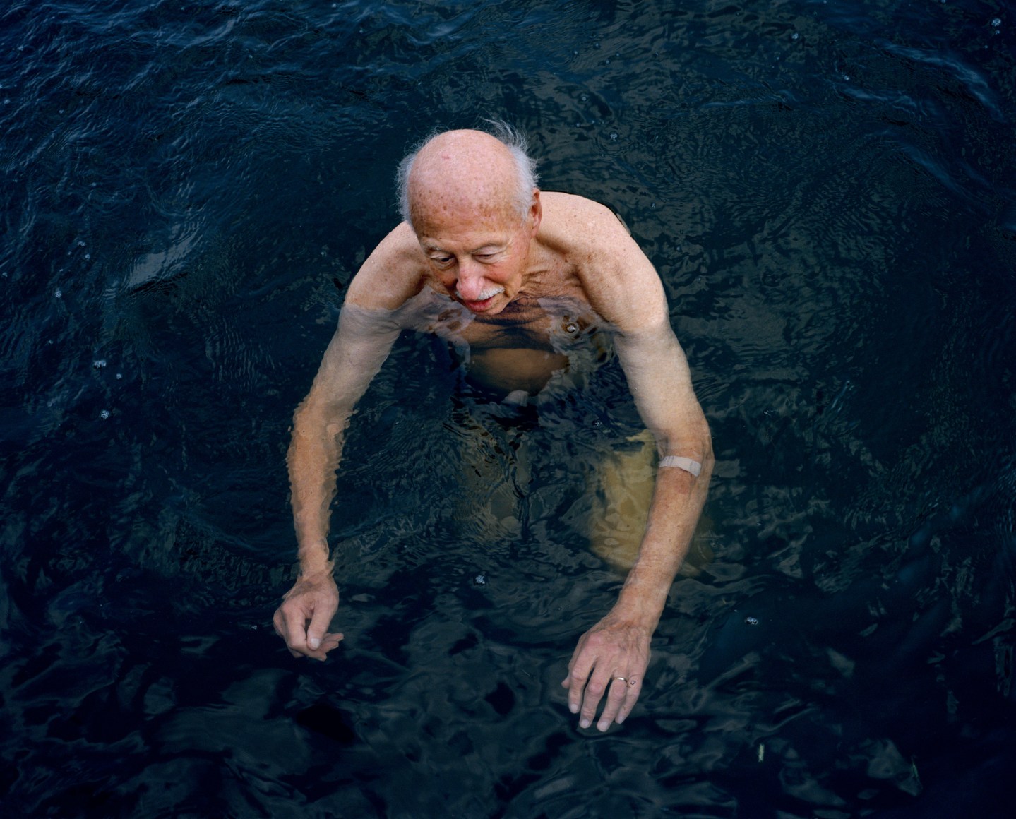 Mitch Epstein, Dad, Hampton Ponds III, 2002, from the series Family Business. Chromogenic print, 30 x 40 inches.