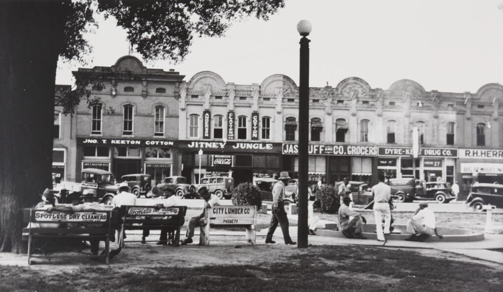 Eudora Welty (American, 1909–2001), Courthouse Town, Grenada, 1935, gelatin silver print, High Museum of Art, Atlanta, gift of McKinsey & Company, 2020.35.