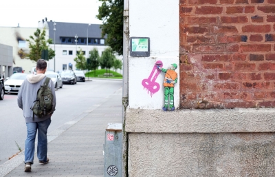 Radio Juxtapoz, ep 110: Jaune and the Decade of the Mini Interventionist image