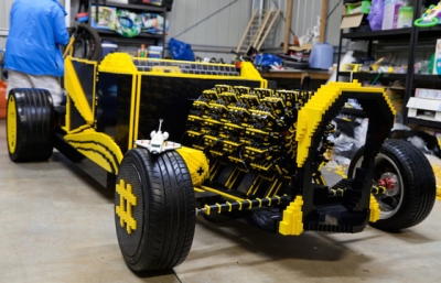 Drivable LEGO Hot Rod Runs on Air image