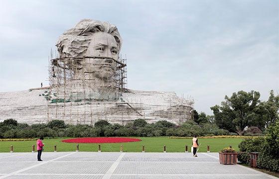 Fabrice Fouillet's "Colosses"