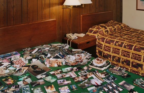 Alec Soth Asks What a Pound of Pictures Weighs
