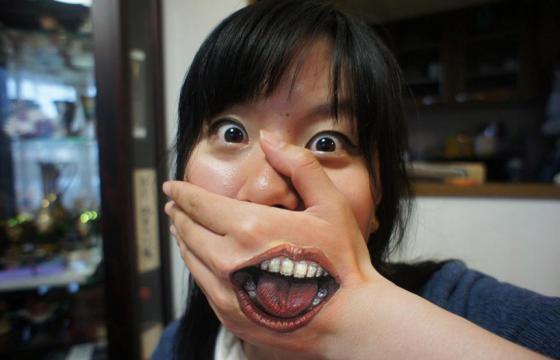 Clever Body Art by Japan's Chooo-san image