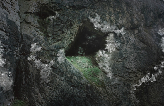 Notes of the Hollow: Wen Xin Zhang's Cave Photographs