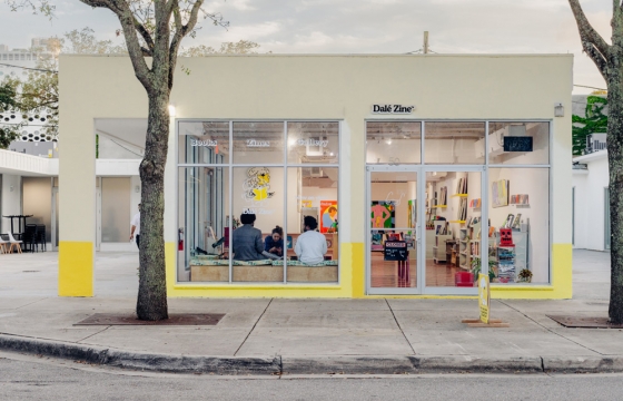 مجلة جوكستابوز — «التعامل بعناية»
سابليمينال بروجكتس في دايل زاين · ميامي