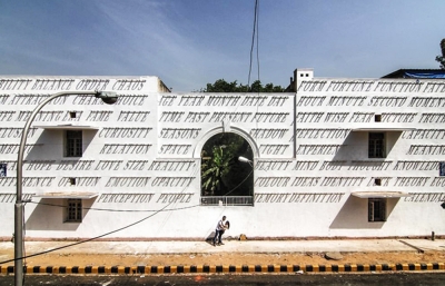 Typographic Sundial Changes with the Sun