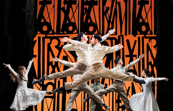 RETNA Designs Featured In the Seattle Opera's Rendition of "Aida"