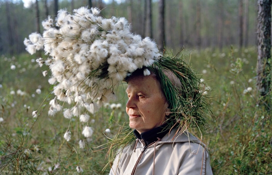 New Twist of Old Tradition of Old Finnish People With Things On Their Heads
