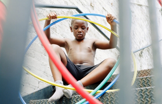 Vasantha Yogananthan’s "Mystery Street" Observes Fleeting Moments of Childhood in New Orleans