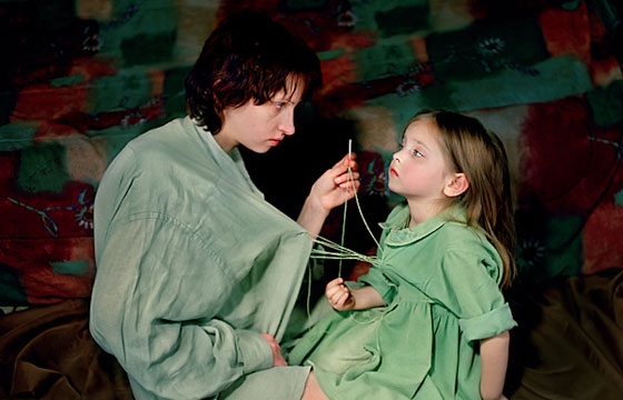 Victoria Sorochinski's Eerie Mother-Daughter Portraits