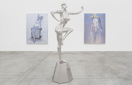 CYBER LADIES’ WORLD: Sorayama Hits Paris