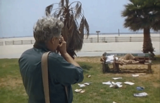 Video: Garry Winogrand in Action